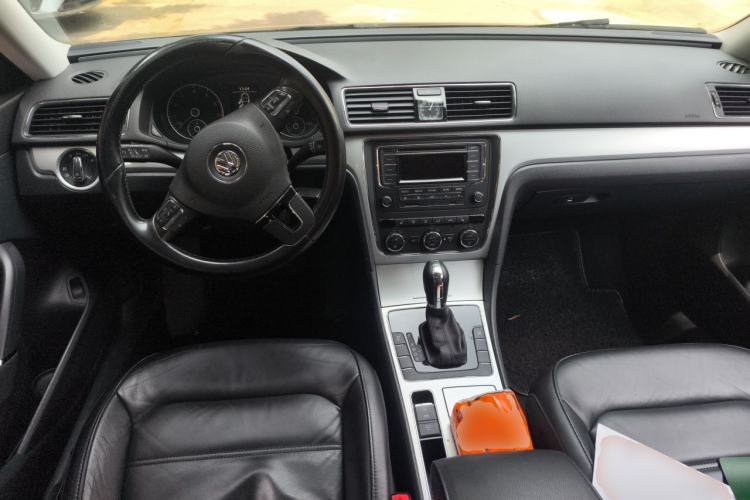 Used Volkswagen Passat 2014 1.8TSI DSG Prestige Edition Center Console