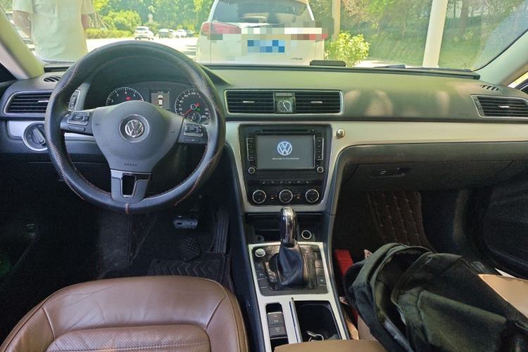 Used Volkswagen Passat 2014 1.8TSI DSG Prestige Edition Center Console