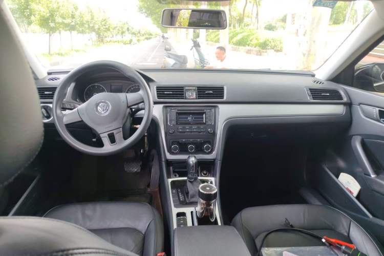 Used Volkswagen Passat 2014 1.8TSI DSG Luxury Edition Center Console