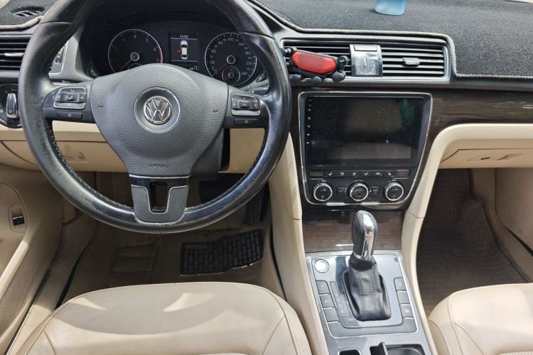 Used Volkswagen Passat 2014 1.8TSI DSG Prestige Edition Center Console