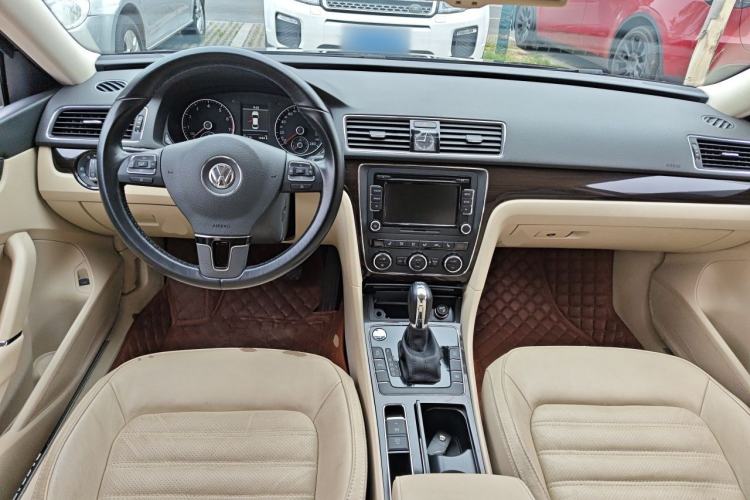 Used Volkswagen Passat 2014 1.8TSI DSG Prestige Edition Center Console