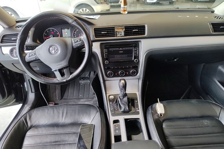 Used Volkswagen Passat 2014 2.0 TSI DSG Prestige Edition Center Console