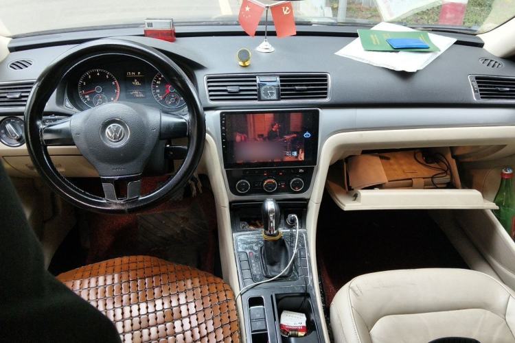 Used Volkswagen Passat 2014 1.8TSI DSG Prestige Edition Center Console