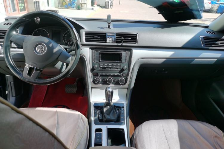 Used Volkswagen Passat 2014 1.8TSI DSG Prestige Edition Center Console