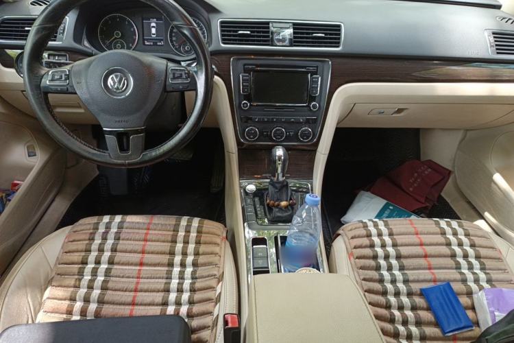 Used Volkswagen Passat 2014 1.8TSI DSG Prestige Edition Center Console