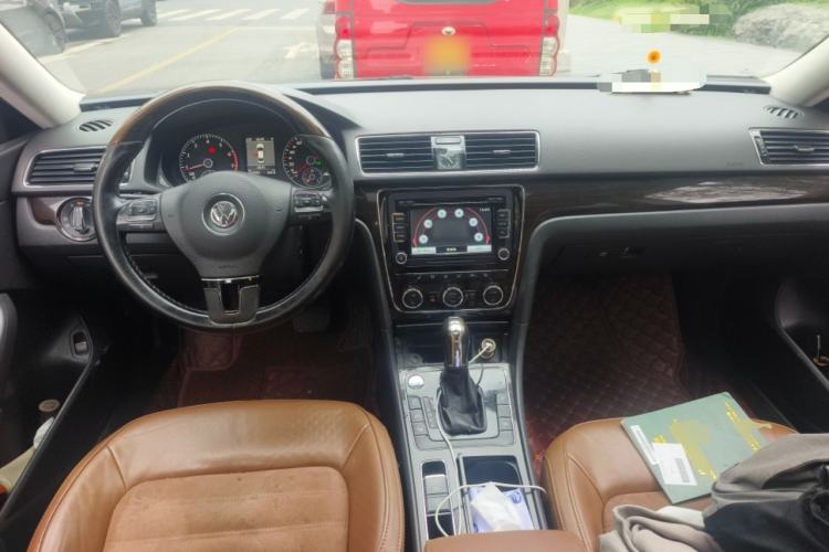 Used Volkswagen Passat 2014 2.0 TSI DSG Ultimate Edition Center Console
