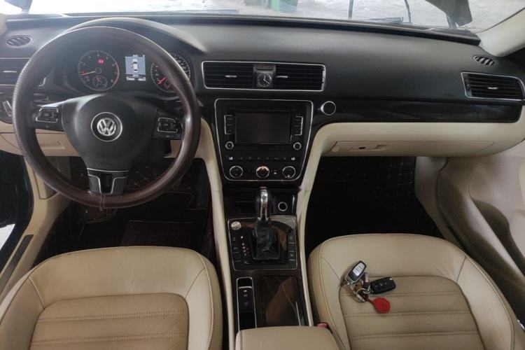 Used Volkswagen Passat 2014 2.0 TSI DSG Prestige Edition Center Console