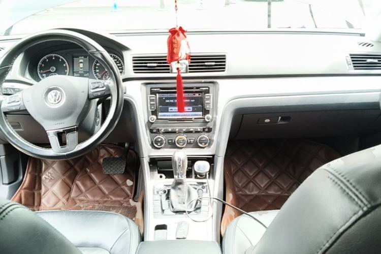 Used Volkswagen Passat 2014 1.8TSI DSG Prestige Edition Center Console