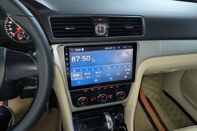 Used Volkswagen Passat 2014 1.8TSI DSG Prestige Edition Center Console