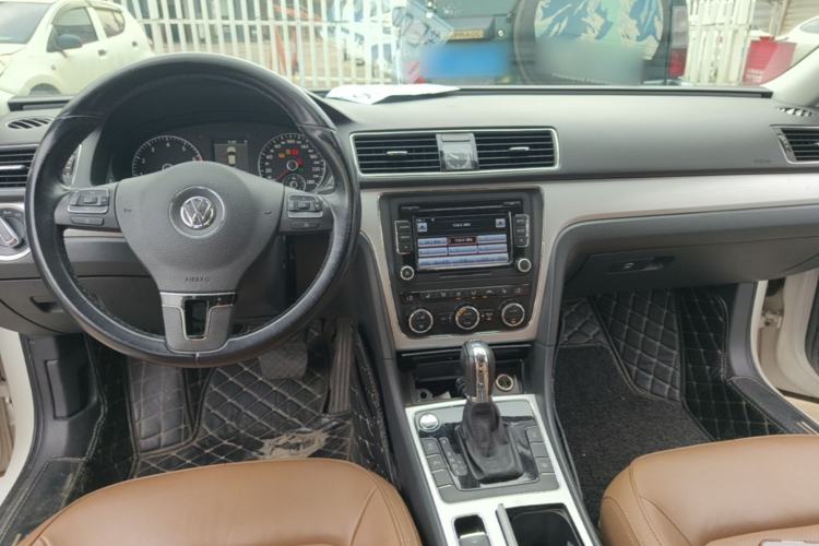 Used Volkswagen Passat 2014 1.8TSI DSG Prestige Edition Center Console