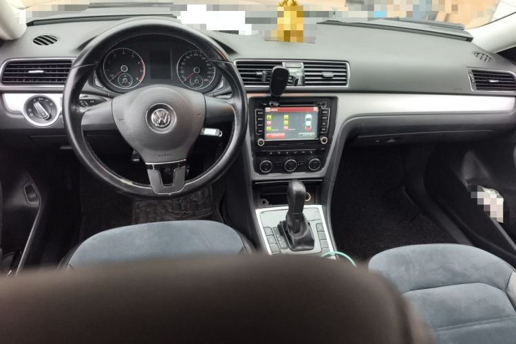 Used Volkswagen Passat 2014 1.4TSI DSG BlueMotion Technology Edition Center Console