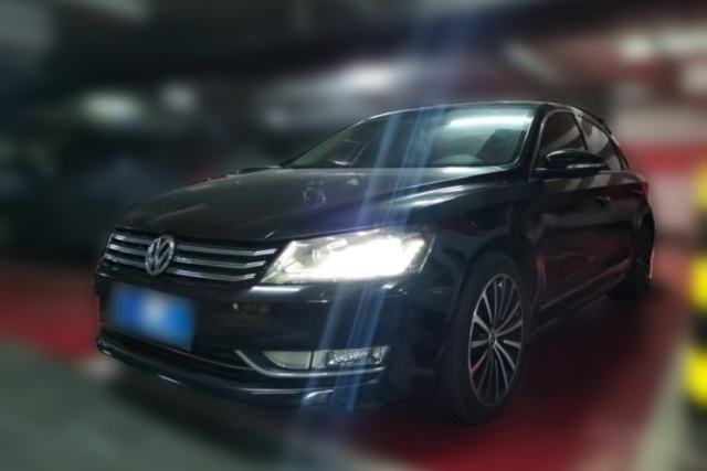 Ojetý Volkswagen Passat 2014 1.8TSI DSG Prestige Navigation Edition