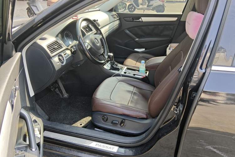 Used Volkswagen Passat 2014 1.8TSI DSG Prestige Navigation Edition Driver Seat