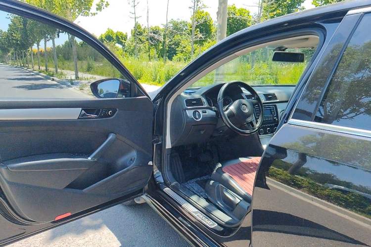 Used Volkswagen Passat 2014 1.8TSI DSG Prestige Edition Driver Seat