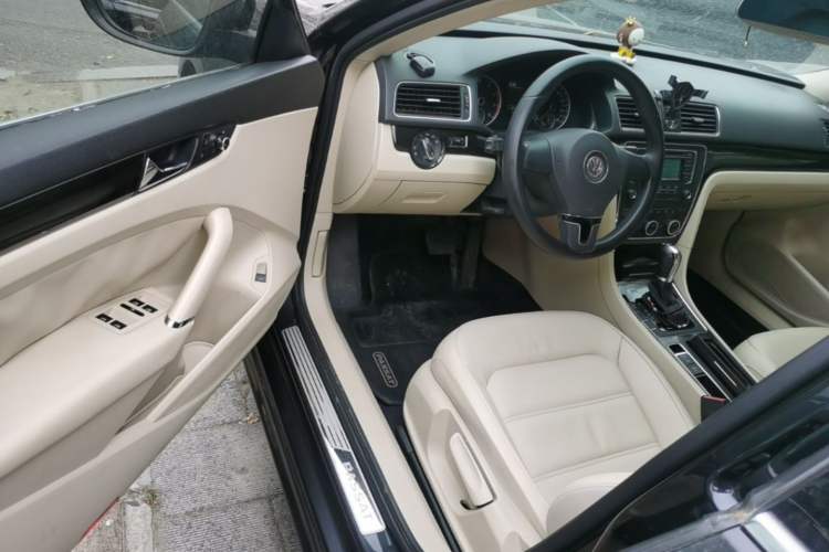 Used Volkswagen Passat 2014 1.8TSI DSG Prestige Edition Driver Seat