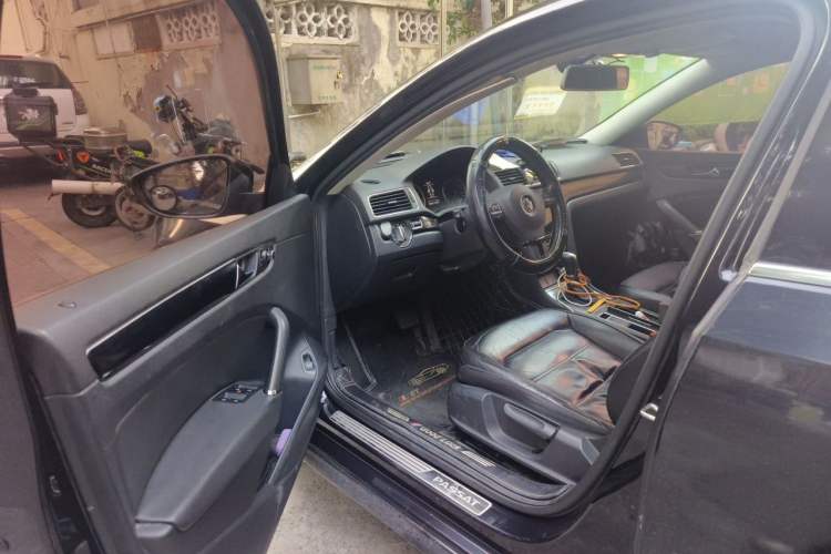 Used Volkswagen Passat 2014 1.8TSI DSG Prestige Edition Driver Seat