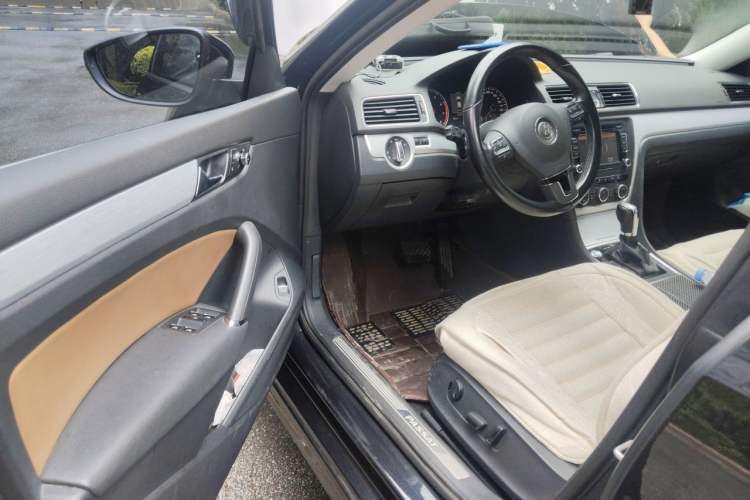 Used Volkswagen Passat 2014 1.8TSI DSG Prestige Edition Driver Seat