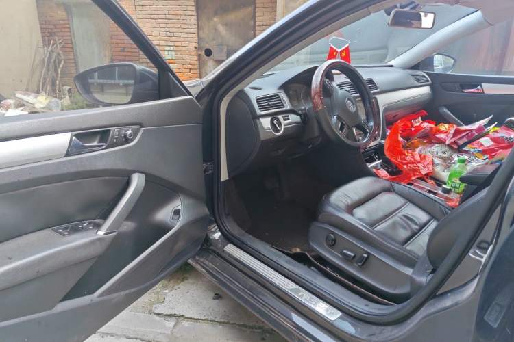 Used Volkswagen Passat 2014 1.8TSI DSG Prestige Navigation Edition Driver Seat