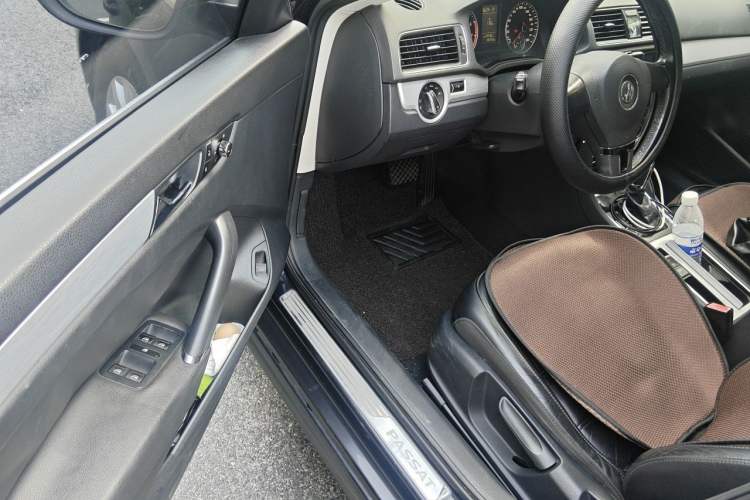 Used Volkswagen Passat 2014 1.8TSI DSG Prestige Edition Driver Seat