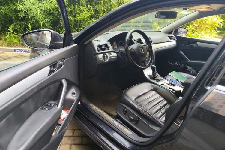 Used Volkswagen Passat 2014 1.8TSI DSG Prestige Edition Driver Seat