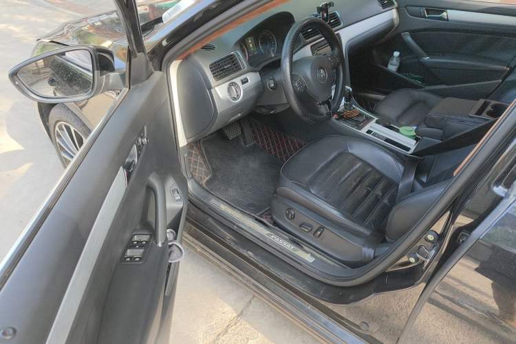 Used Volkswagen Passat 2014 2.0 TSI DSG Prestige Navigation Edition Driver Seat