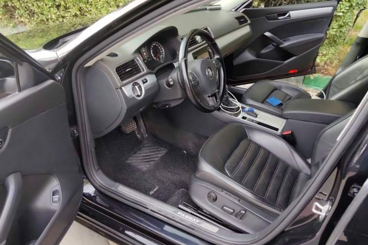Used Volkswagen Passat 2014 1.8TSI DSG Prestige Edition Driver Seat