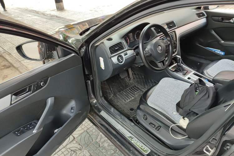 Used Volkswagen Passat 2014 1.8TSI DSG Prestige Edition Driver Seat