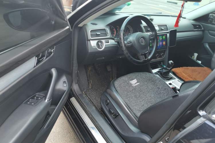 Used Volkswagen Passat 2014 1.4TSI Manual Prestige Edition Driver Seat