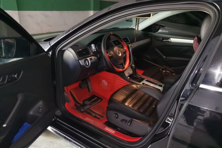 Used Volkswagen Passat 2014 1.8TSI DSG Prestige Edition Driver Seat