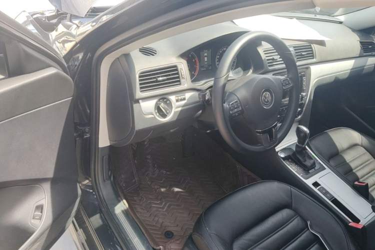 Used Volkswagen Passat 2014 1.8TSI DSG Prestige Edition Driver Seat