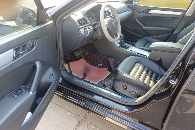 Used Volkswagen Passat 2014 1.8TSI DSG Prestige Edition Driver Seat