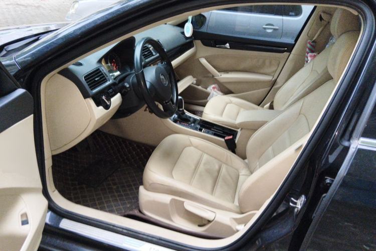 Used Volkswagen Passat 2014 1.8TSI DSG Prestige Edition Driver Seat