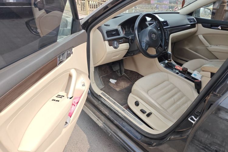 Used Volkswagen Passat 2014 1.8TSI DSG Prestige Edition Driver Seat