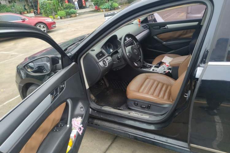 Used Volkswagen Passat 2014 1.8TSI DSG Prestige Edition Driver Seat