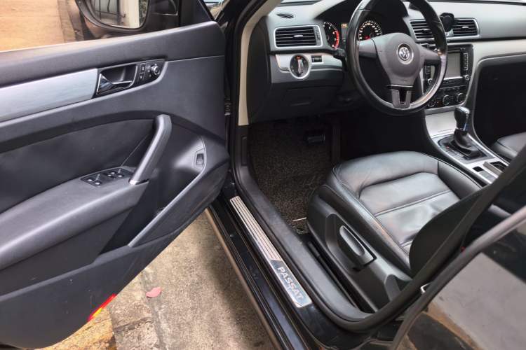 Used Volkswagen Passat 2014 1.8TSI DSG Prestige Edition Driver Seat