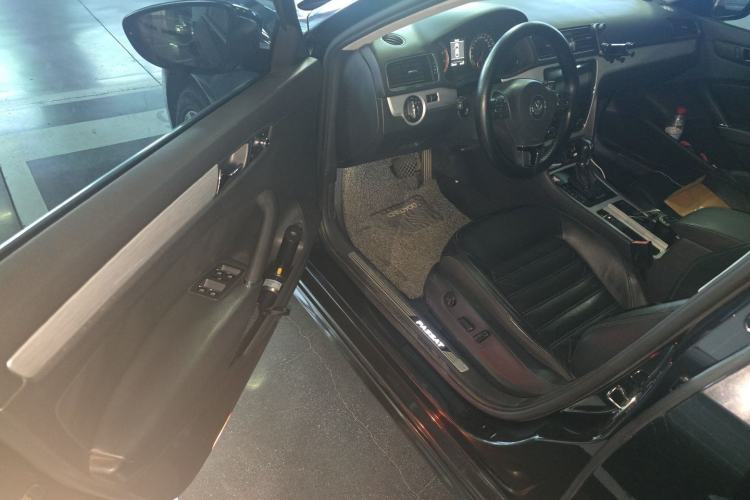 Used Volkswagen Passat 2014 1.8TSI DSG Prestige Edition Driver Seat