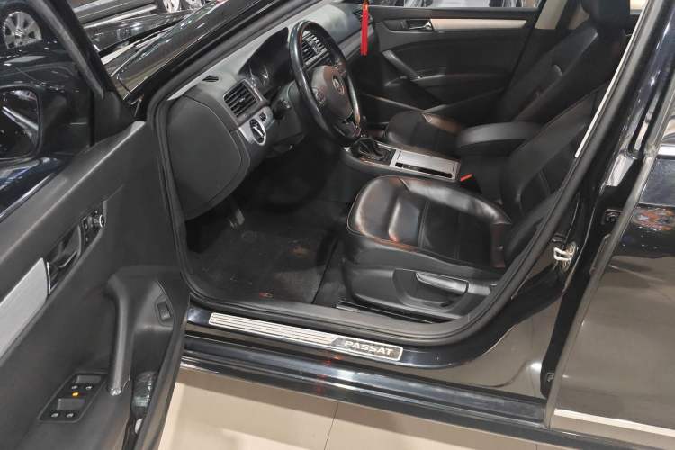 Used Volkswagen Passat 2014 1.8TSI DSG Prestige Edition Driver Seat