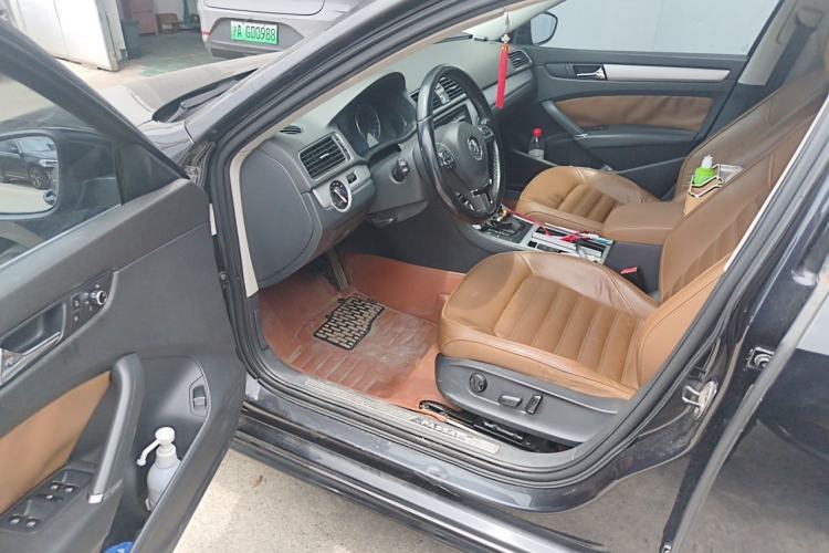 Used Volkswagen Passat 2014 1.8TSI DSG Prestige Edition Driver Seat