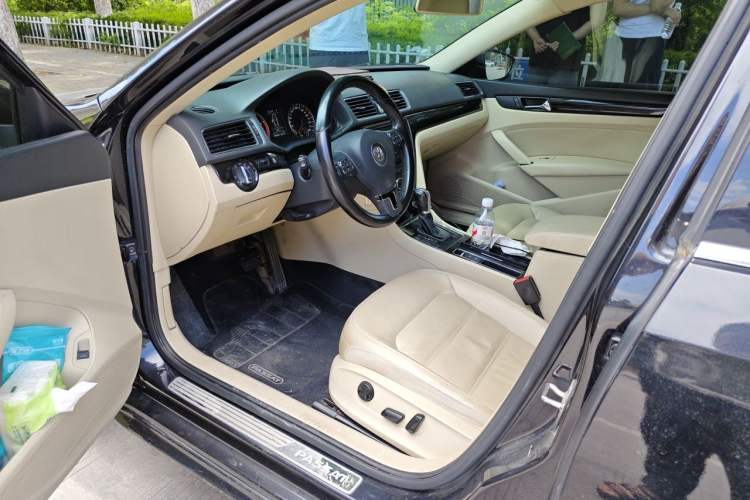 Used Volkswagen Passat 2014 1.8TSI DSG Prestige Edition Driver Seat