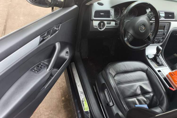 Used Volkswagen Passat 2014 1.8TSI DSG Prestige Edition Driver Seat