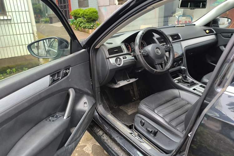 Used Volkswagen Passat 2014 1.8TSI DSG Prestige Edition Driver Seat