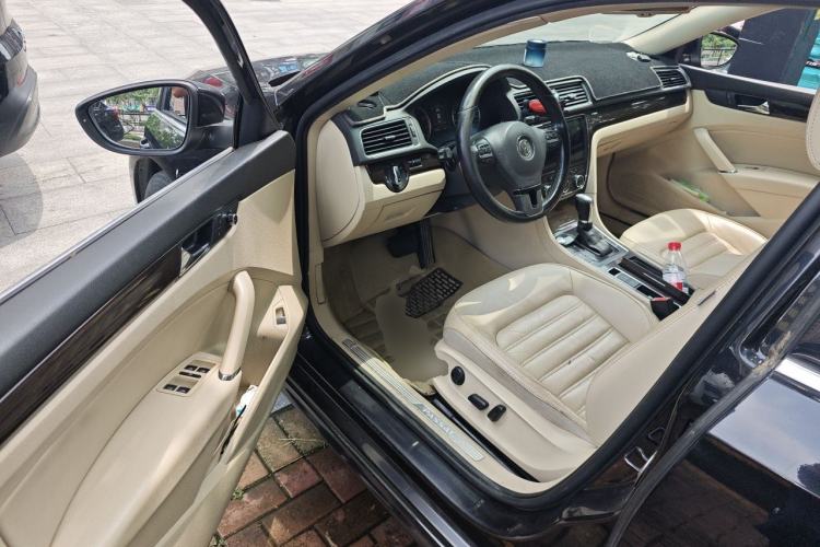 Used Volkswagen Passat 2014 1.8TSI DSG Prestige Edition Driver Seat