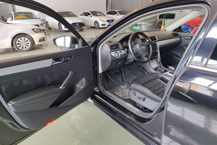 Used Volkswagen Passat 2014 2.0 TSI DSG Prestige Edition Driver Seat