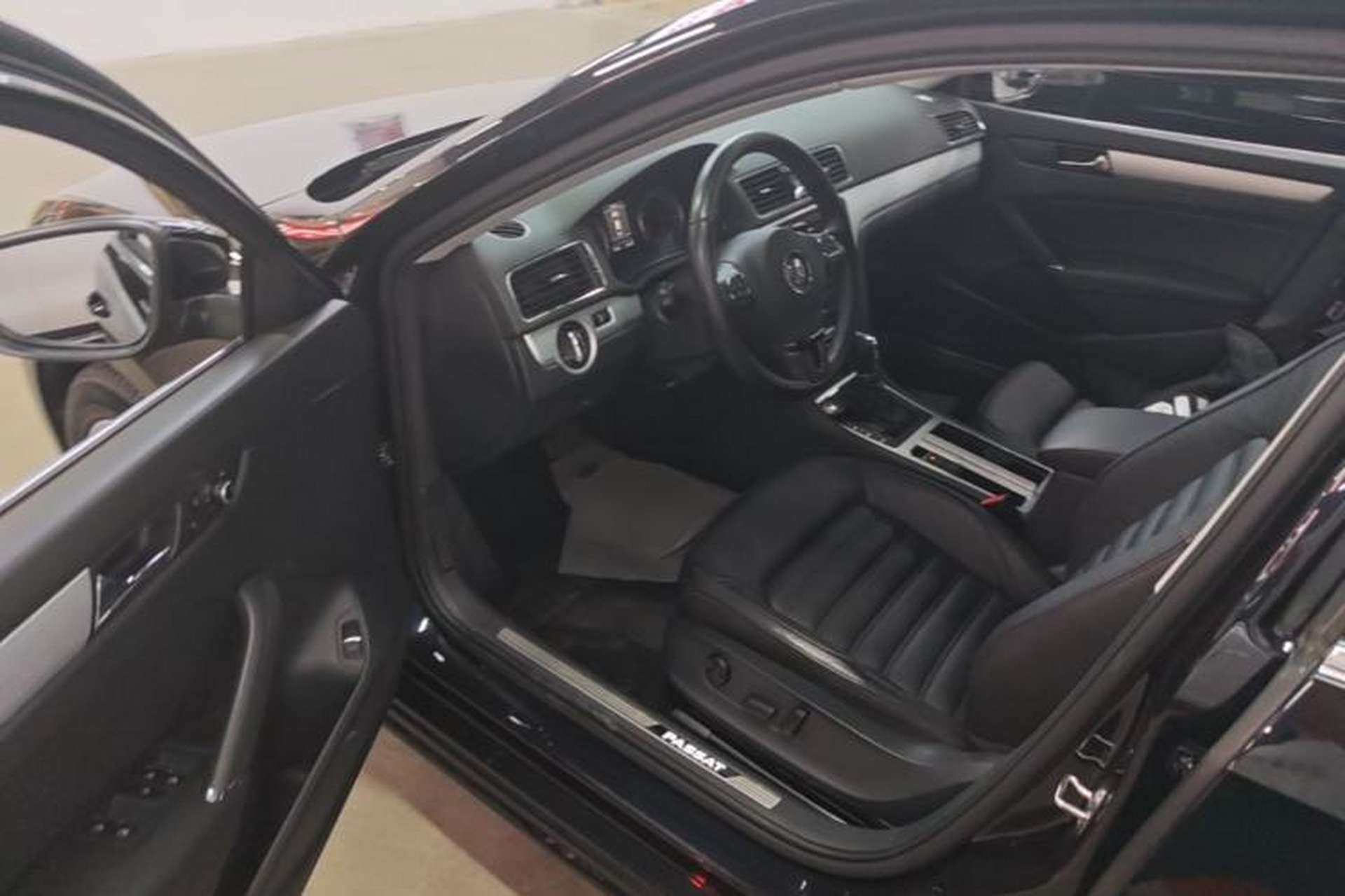 Used Volkswagen Passat 2014 1.8TSI DSG Prestige Edition Driver Seat