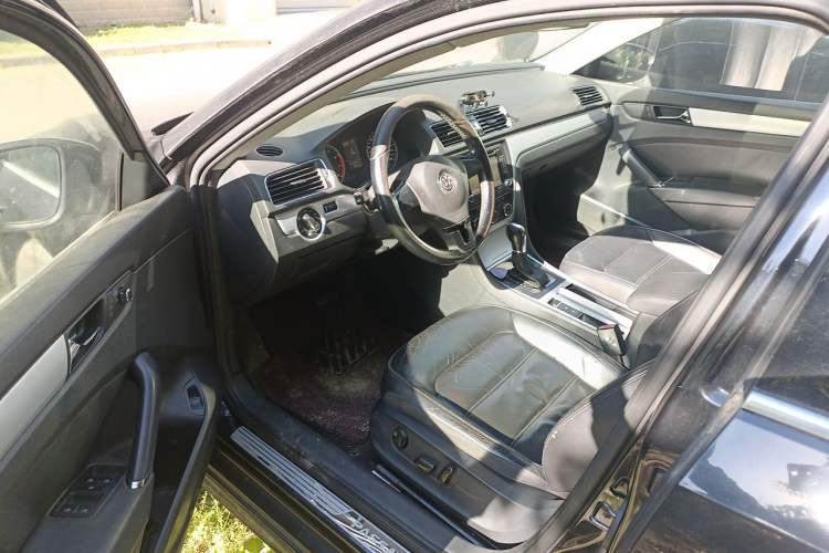 Used Volkswagen Passat 2014 1.8TSI DSG Prestige Navigation Edition Driver Seat