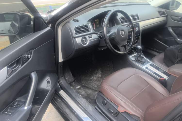 Used Volkswagen Passat 2014 1.8TSI DSG Prestige Navigation Edition Driver Seat