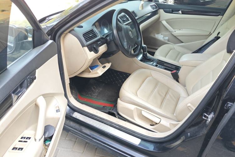 Used Volkswagen Passat 2014 1.8TSI Automatic Prestige Edition Driver Seat
