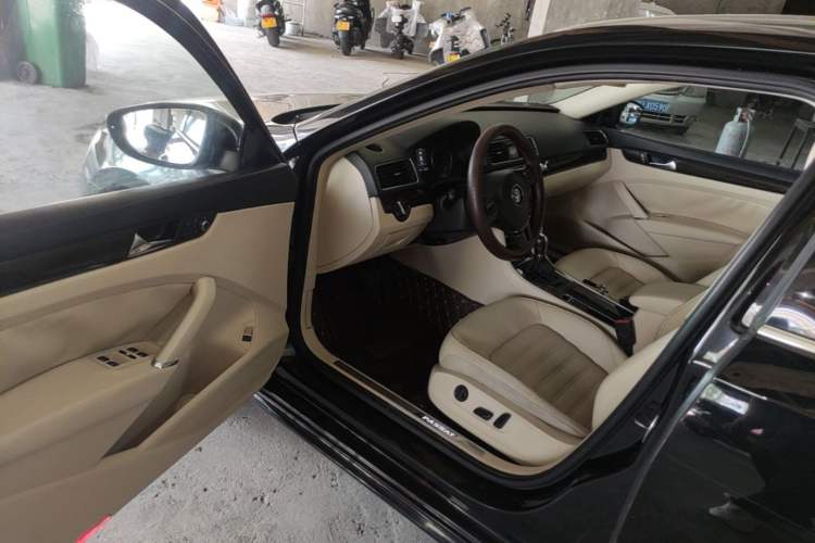 Used Volkswagen Passat 2014 2.0 TSI DSG Prestige Edition Driver Seat