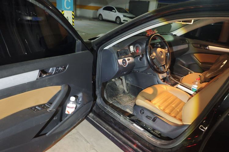 Used Volkswagen Passat 2014 1.8TSI DSG Prestige Edition Driver Seat