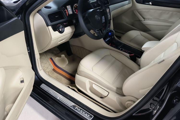 Used Volkswagen Passat 2014 1.8TSI DSG Prestige Edition Driver Seat